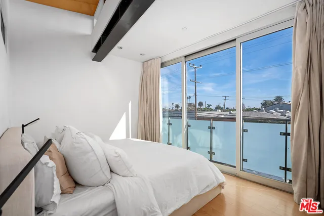 $7,800 | 351 Sunset Avenue, Unit 5, Venice, CA 90291
