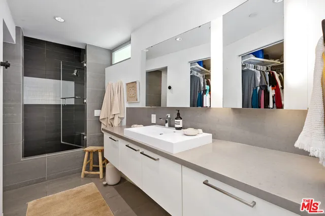 $7,800 | 351 Sunset Avenue, Unit 5, Venice, CA 90291