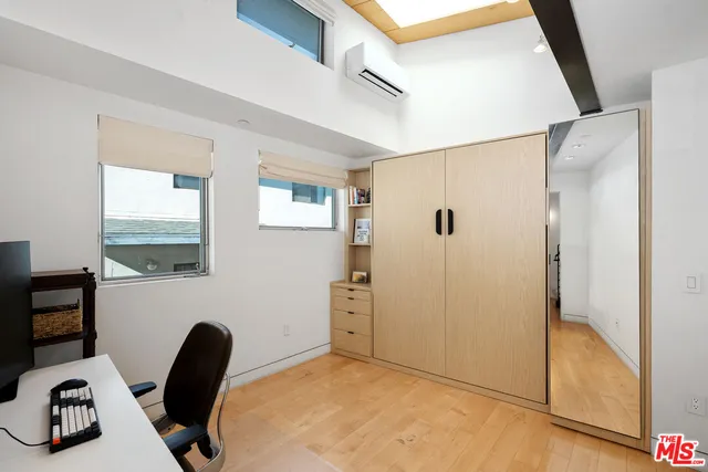 $7,800 | 351 Sunset Avenue, Unit 5, Venice, CA 90291