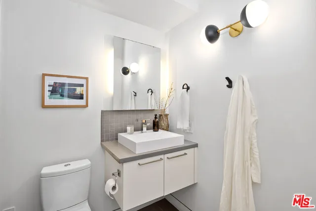 $7,800 | 351 Sunset Avenue, Unit 5, Venice, CA 90291