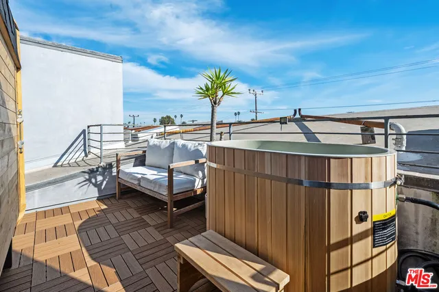 $7,800 | 351 Sunset Avenue, Unit 5, Venice, CA 90291