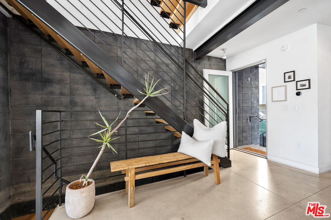 351 Sunset Avenue, Unit 5 Venice, CA 90291 - Photo 4 of 24