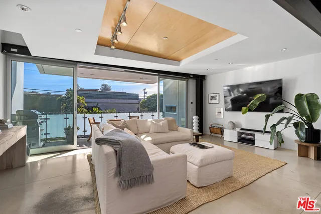 $7,800 | 351 Sunset Avenue, Unit 5, Venice, CA 90291