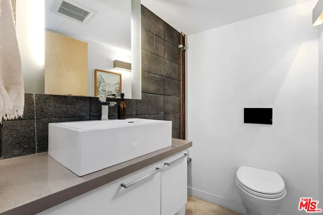 $7,800 | 351 Sunset Avenue, Unit 5, Venice, CA 90291