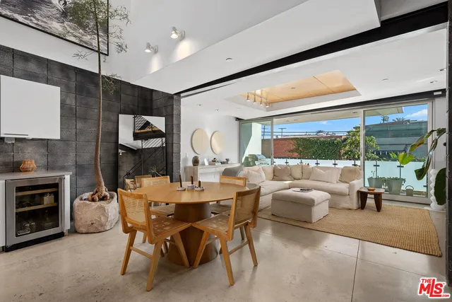 $7,800 | 351 Sunset Avenue, Unit 5, Venice, CA 90291