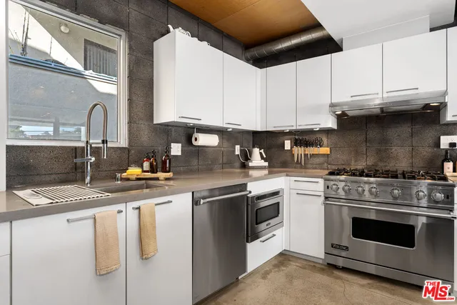 $7,800 | 351 Sunset Avenue, Unit 5, Venice, CA 90291