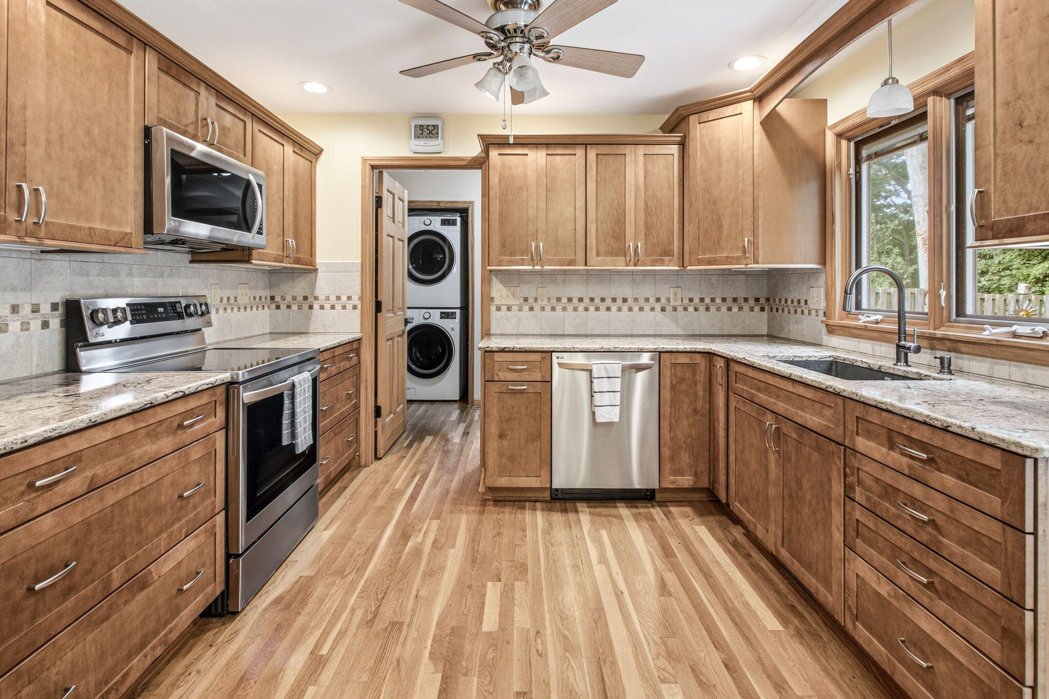 3790 Blenheim Road St. Joseph, MI 49085 - Photo 16 of 53 16-web-or-mls-3790Blenheim_SkyVibeMedia-
