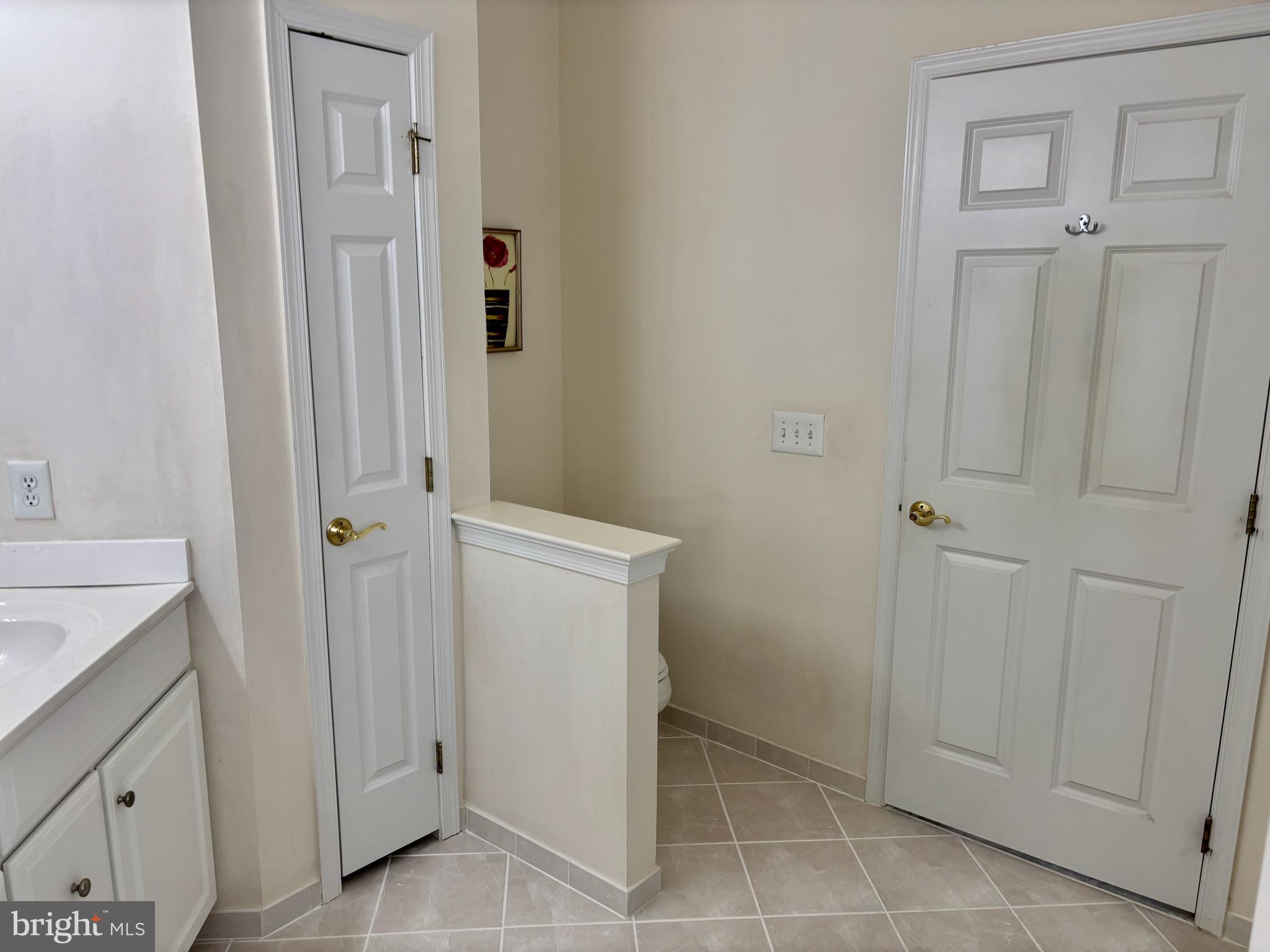 165 Einstein Way Cranbury, NJ 08512 - Photo 18 of 37 a view of a closet