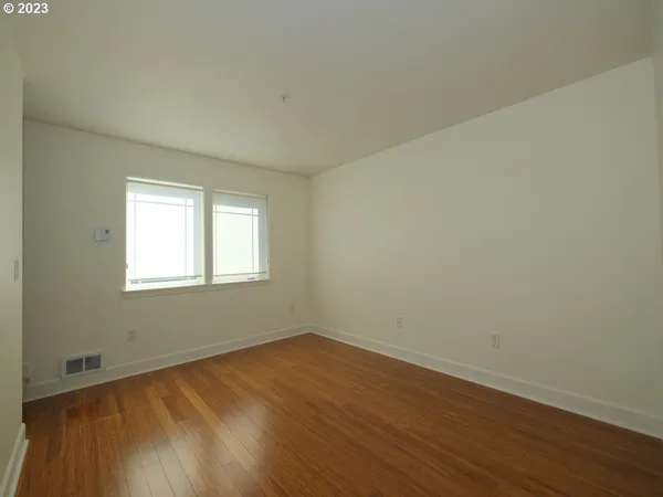 $299,999 | 6720 North Pittsburg Avenue, Portland, OR 97203