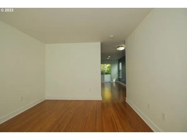 $299,999 | 6720 North Pittsburg Avenue, Portland, OR 97203
