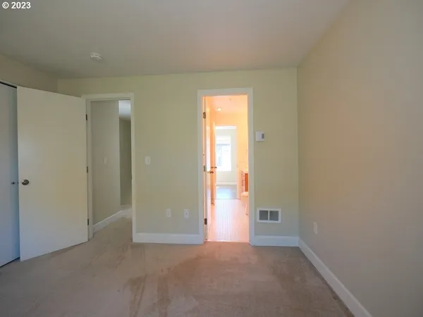 $299,999 | 6720 North Pittsburg Avenue, Portland, OR 97203