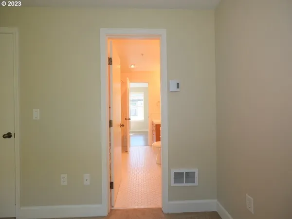 $299,999 | 6720 North Pittsburg Avenue, Portland, OR 97203