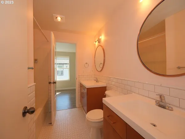 $299,999 | 6720 North Pittsburg Avenue, Portland, OR 97203