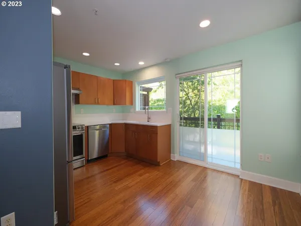 $299,999 | 6720 North Pittsburg Avenue, Portland, OR 97203