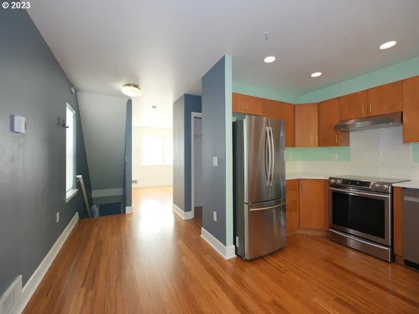 $299,999 | 6720 North Pittsburg Avenue, Portland, OR 97203