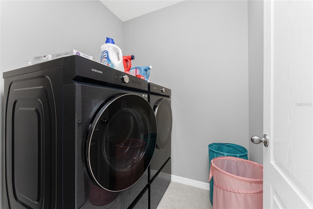 475 Posadas Circle Punta Gorda, FL 33983 - Photo 34 of 54 a utility room with dryer and washer