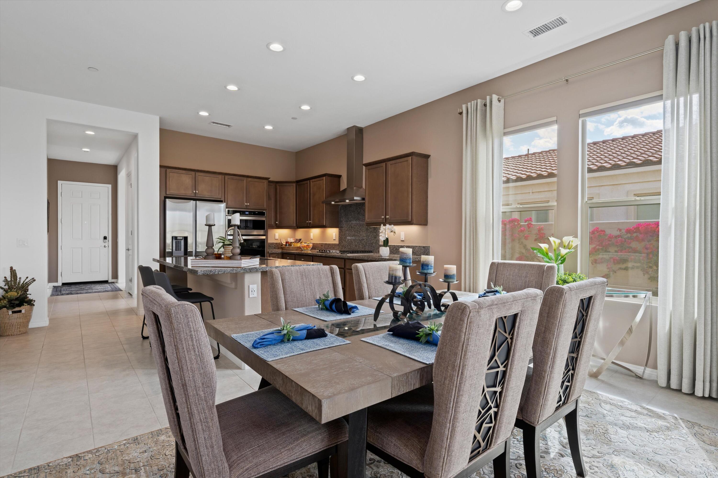 36 Semillon Rancho Mirage, CA 92270 - Photo 4 of 55 21-52852057