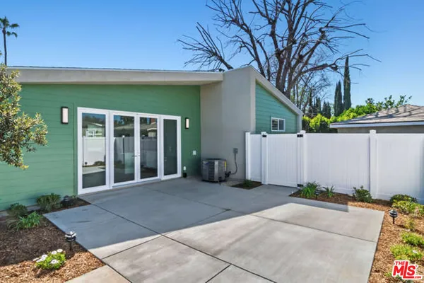 $3,800 | 15912 Vose Street, Van Nuys, CA 91406