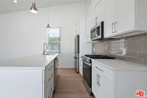 $3,800 | 15912 Vose Street, Van Nuys, CA 91406