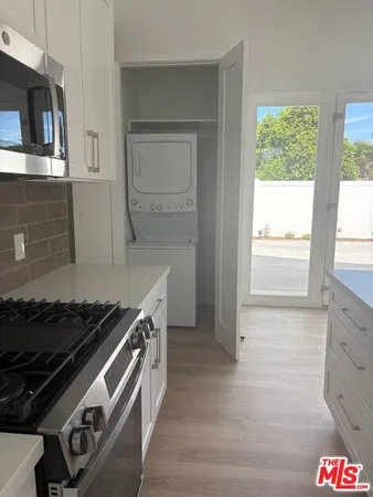 $3,800 | 15912 Vose Street, Van Nuys, CA 91406