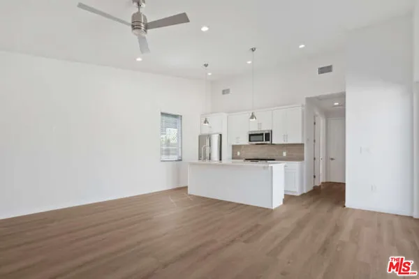 $3,800 | 15912 Vose Street, Van Nuys, CA 91406