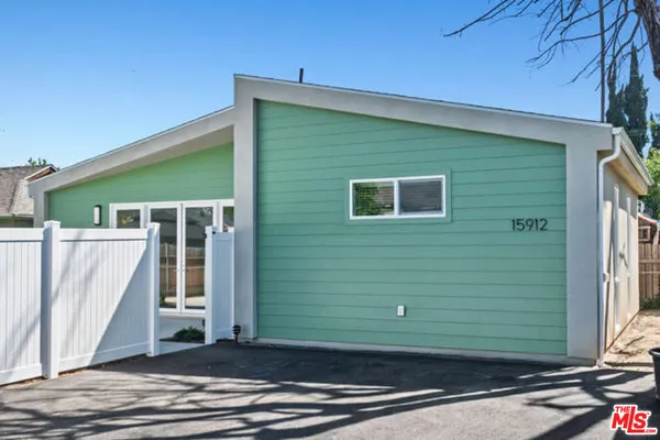 $3,800 | 15912 Vose Street, Van Nuys, CA 91406