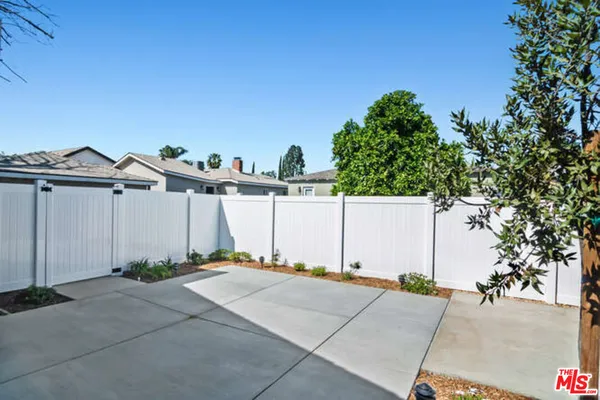 $3,800 | 15912 Vose Street, Van Nuys, CA 91406