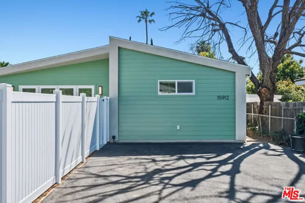 $3,800 | 15912 Vose Street, Van Nuys, CA 91406
