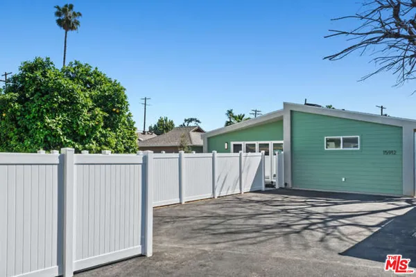 $3,800 | 15912 Vose Street, Van Nuys, CA 91406