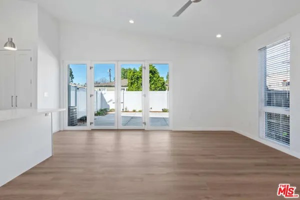 $3,800 | 15912 Vose Street, Van Nuys, CA 91406