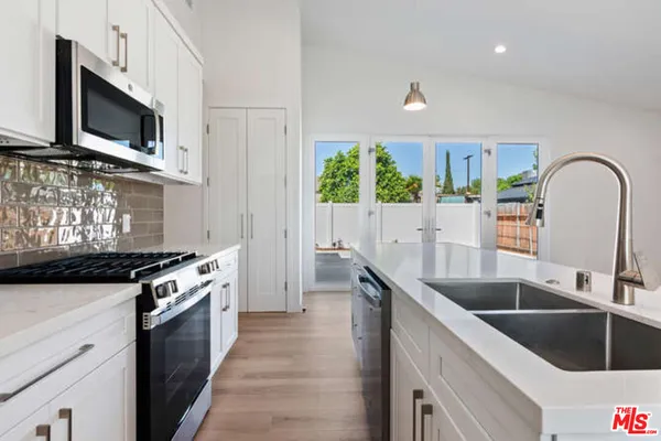 $3,800 | 15912 Vose Street, Van Nuys, CA 91406