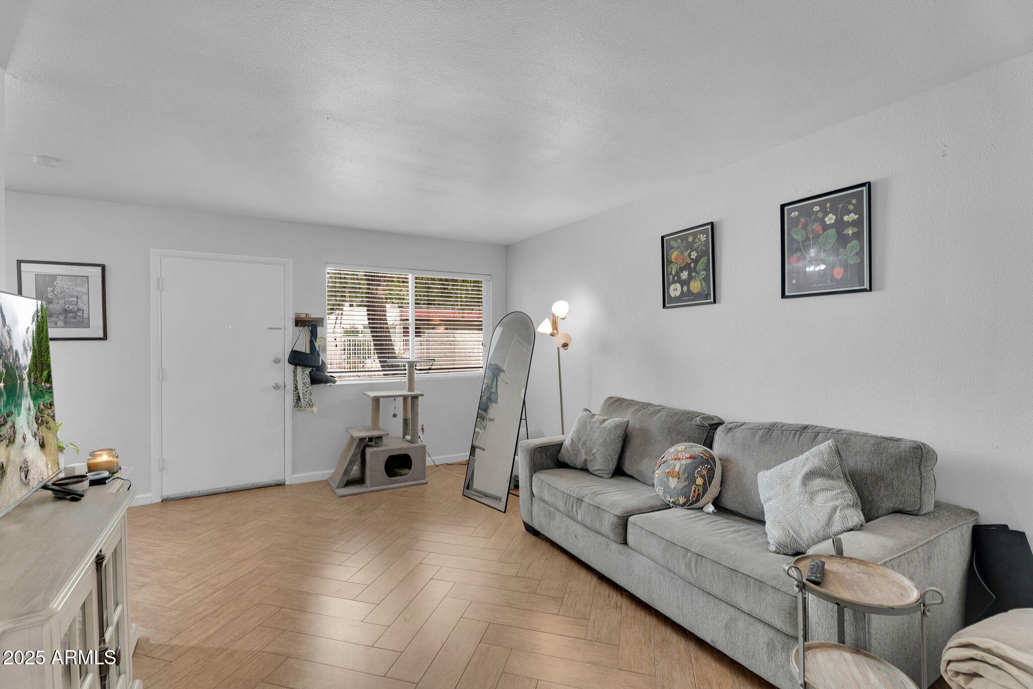 3626 North 37th Street, Unit 7 Phoenix, AZ 85018 - Photo 8 of 25 6-web-or-mls-37th St-4