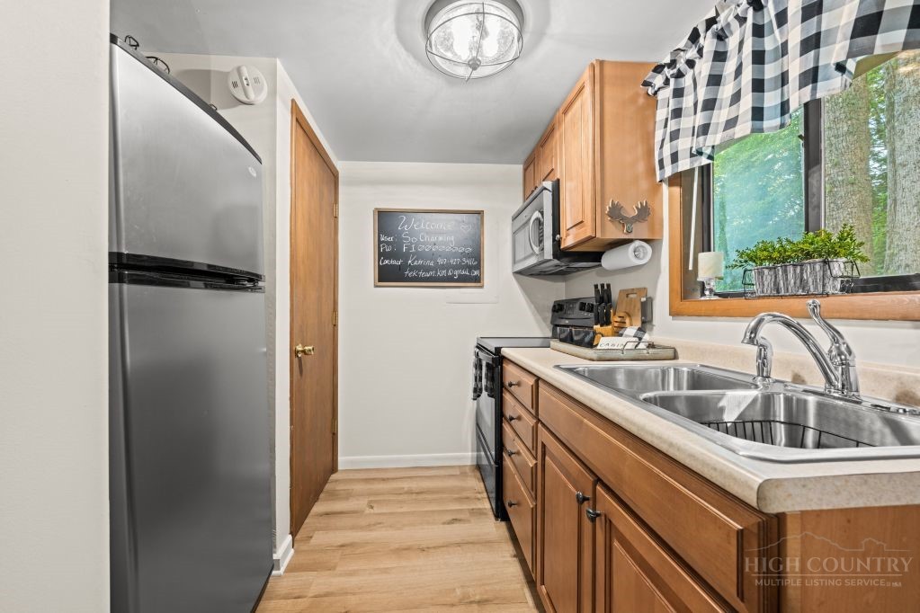 40 Hemlock Hill Road, Unit A Banner Elk, NC 28604 - Photo 11 of 26 Gallery Image 11