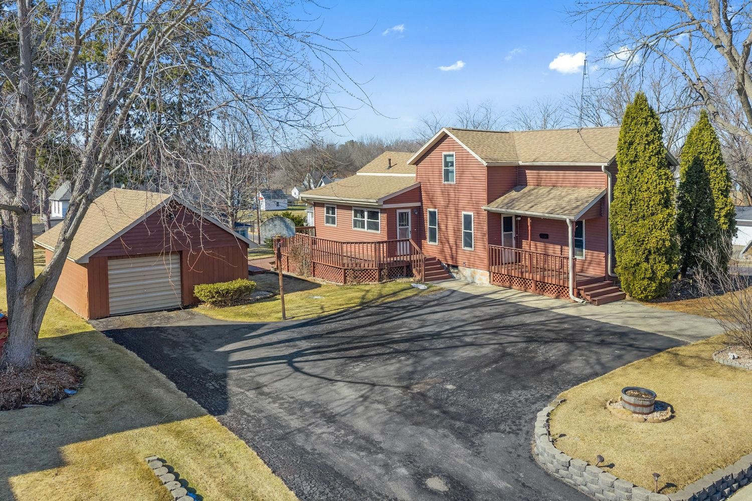 102 South Albert Avenue Reedsburg, WI 53959 - Photo 1 of 38