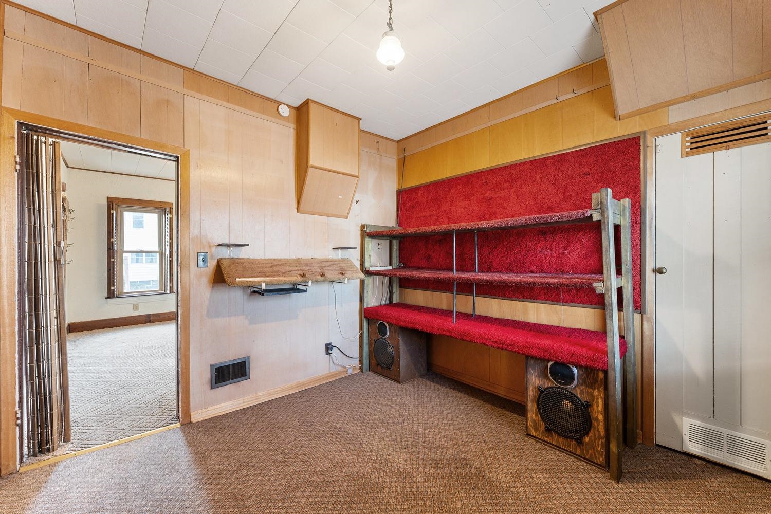 102 South Albert Avenue Reedsburg, WI 53959 - Photo 15 of 38