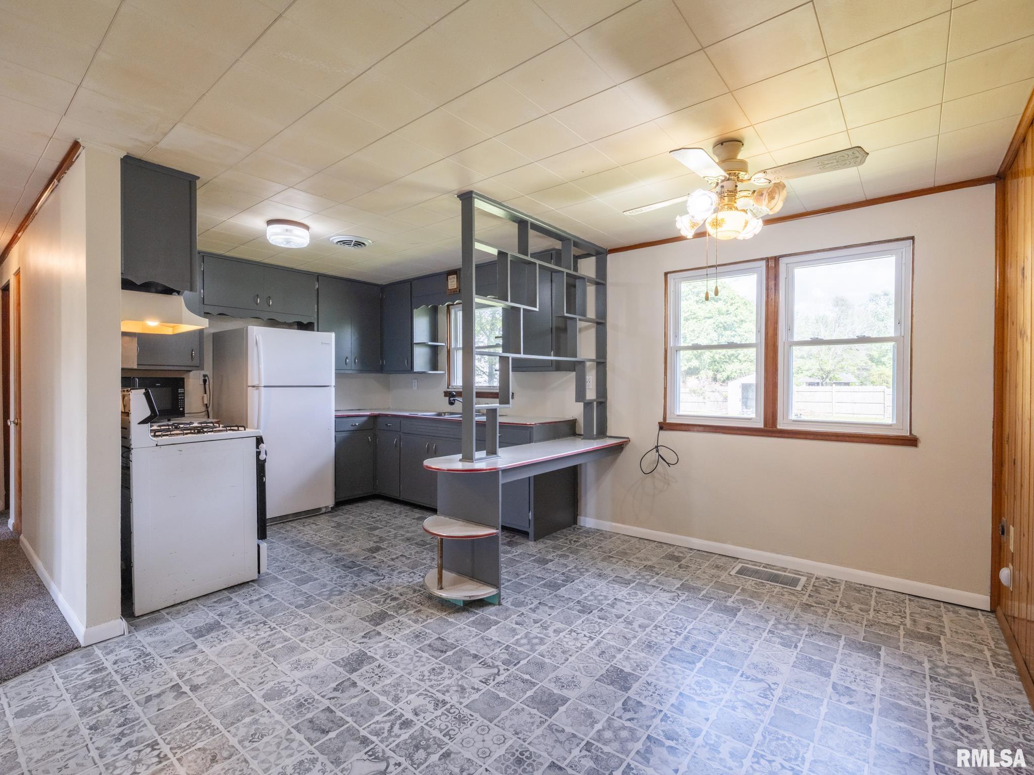 611 Woodland Trail Washington, IL 61571 - Photo 11 of 34
