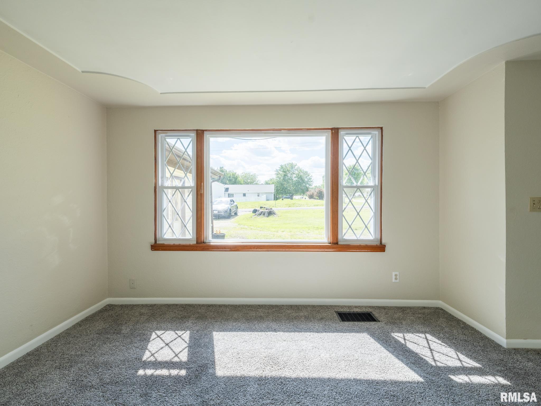 611 Woodland Trail Washington, IL 61571 - Photo 5 of 34