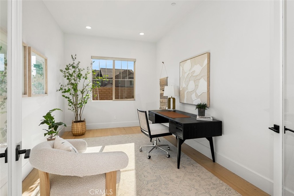 39504 Caladium Drive Temecula, CA 92591 - Photo 15 of 38 a living room with furniture and a potted plant