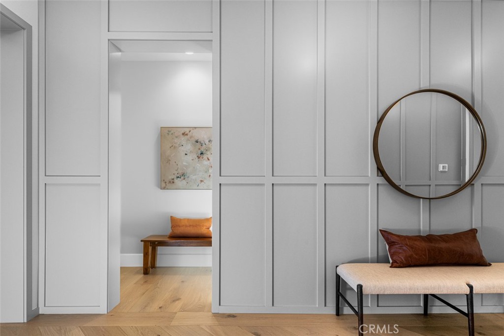 39504 Caladium Drive Temecula, CA 92591 - Photo 3 of 38 a living room with furniture and a mirror