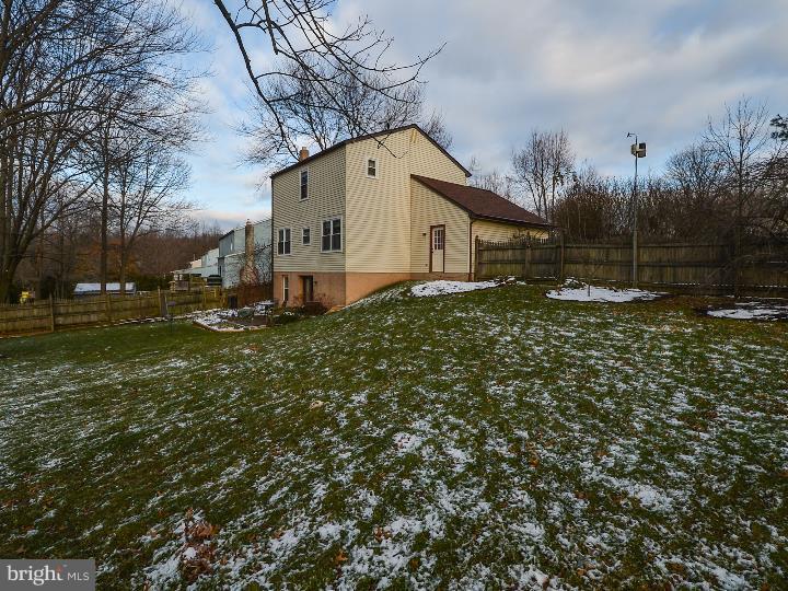 107 Twining Road Lansdale, PA 19446 - Photo 23 of 25 Exterior Back