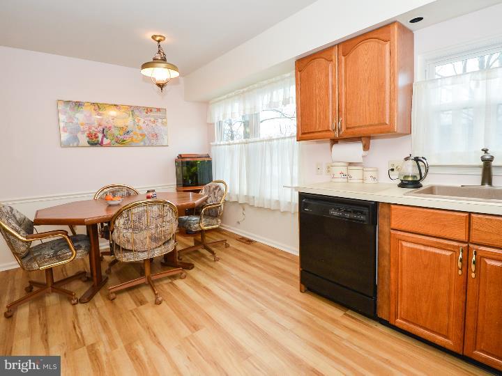 107 Twining Road Lansdale, PA 19446 - Photo 9 of 25 Kitchen