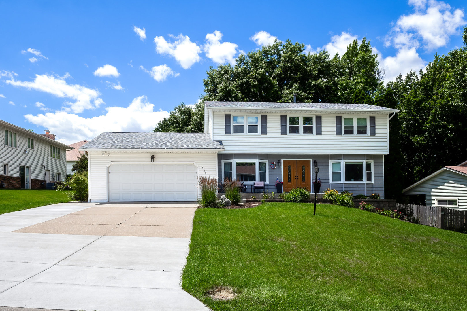 4314 Spring Street Davenport, IA 52807 - Photo 3 of 58