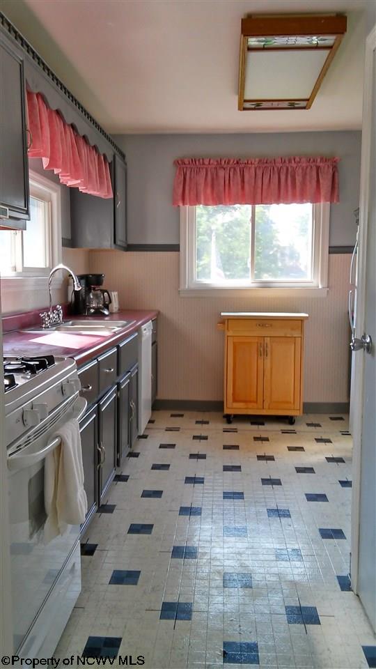 746 Maple Lake Road Bridgeport, WV 26330 - Photo 5 of 13 Gallery Image 5