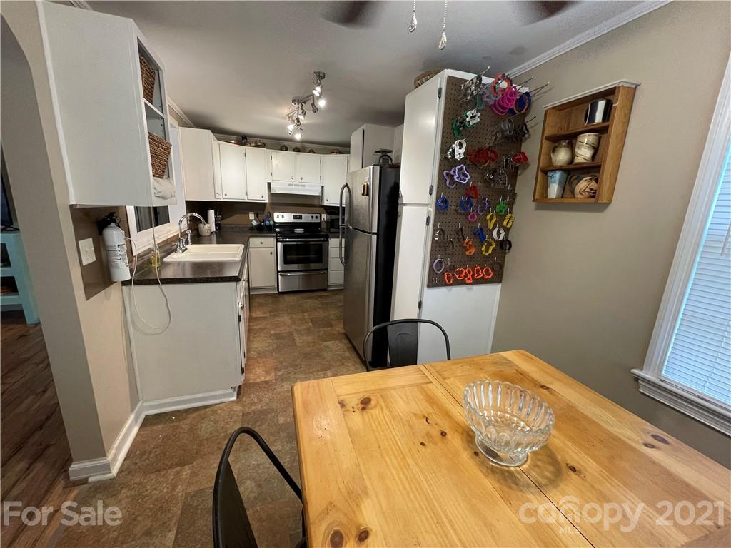 453 Swanson Road Lenoir, NC 28645 - Photo 11 of 24 Gallery Image 11