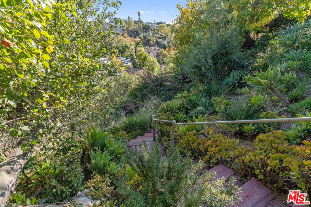 2648 Range Road Los Angeles, CA 90065 - Photo 23 of 26