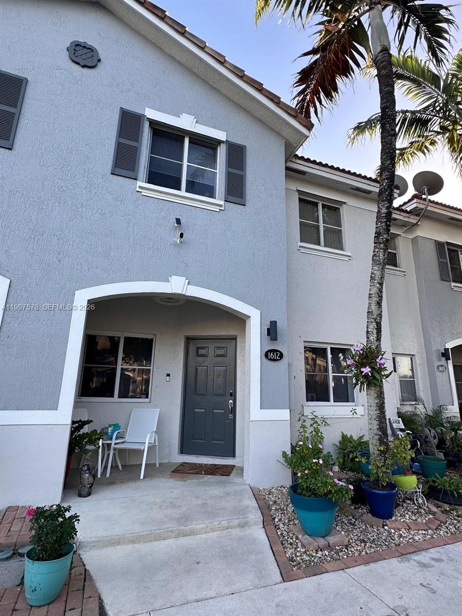 1612 Southeast 30th Street Homestead, FL 33035 - Photo 3 of 41
