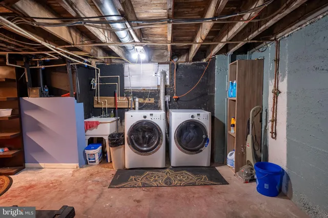 a view of a backyard with swimming pool