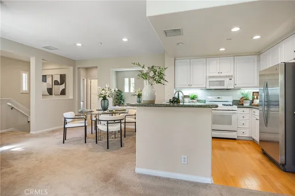 $999,000 | 33 Flowerbud, Irvine, CA 92603