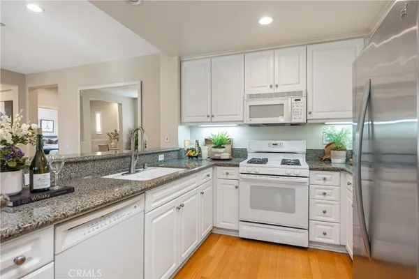 $999,000 | 33 Flowerbud, Irvine, CA 92603