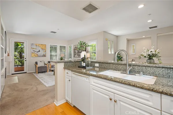 $999,000 | 33 Flowerbud, Irvine, CA 92603